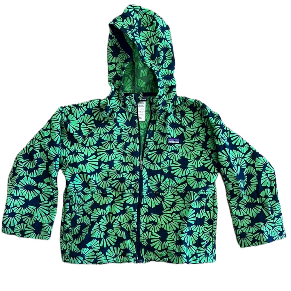Patagonia lightweight rain jacket jacket. Kids size XS/5-6. Great condition